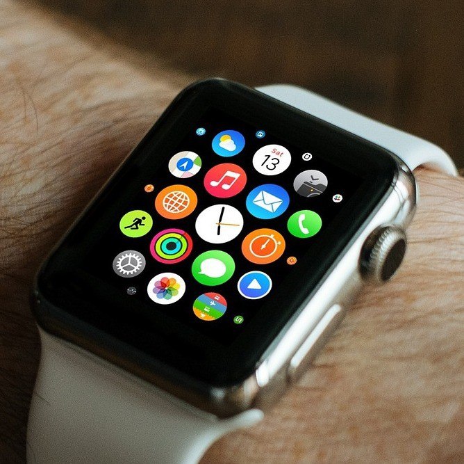 Как поменять ремешок на Apple Watch - фото